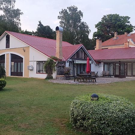 Villa Leonardo Ventspils Exterior foto