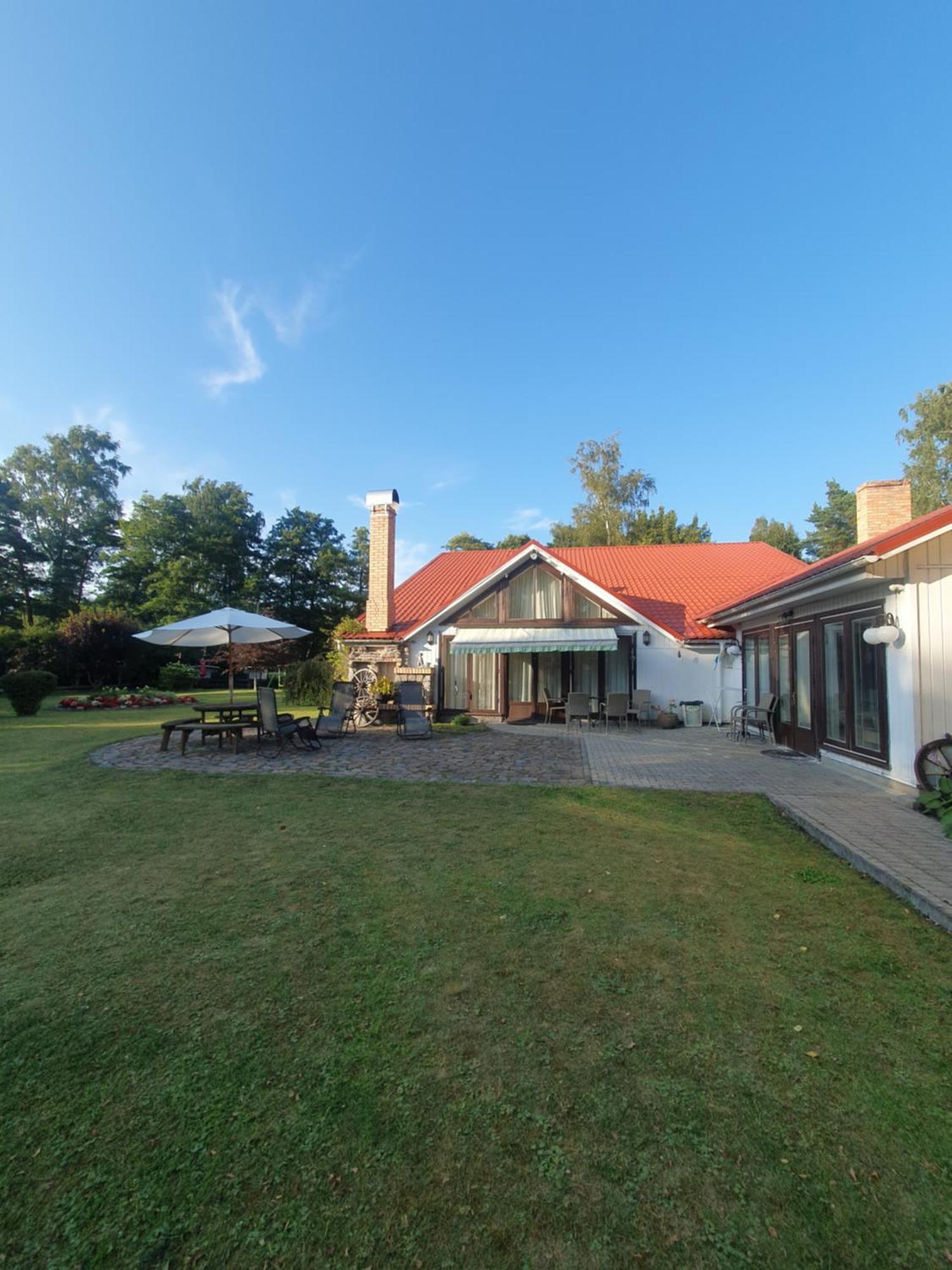 Villa Leonardo Ventspils Exterior foto